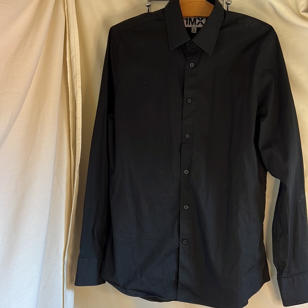 EUC Express size Medium fitted Black button down long sleeve shirt